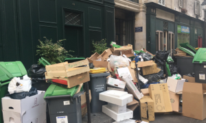 Plusieurs centaines d'boueurs en grve  Paris